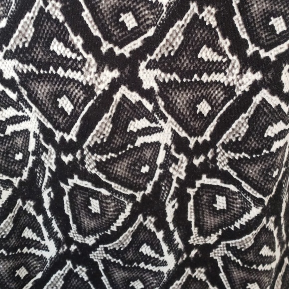 GUESS top - Picture 3 of 4